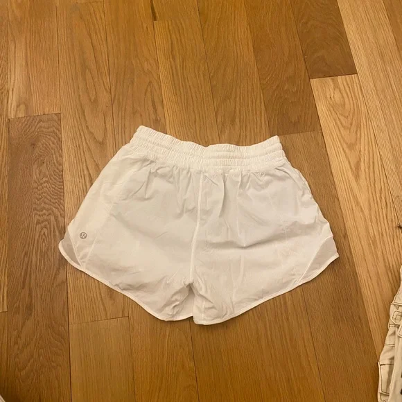Lululemon Hotty Hot Shorts - Picture 2 of 2